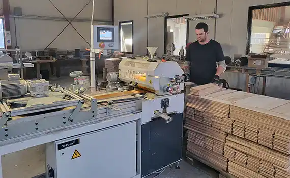 olie aanbrengen vloer 570x350 Olie aanbrengen op houten vloer
