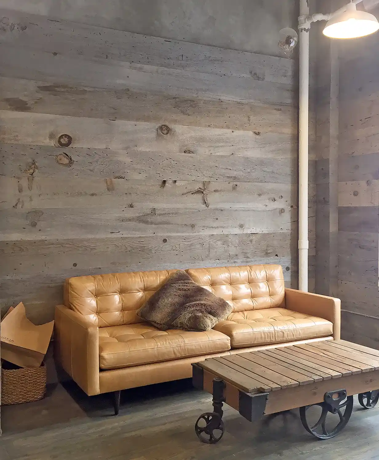 houten wand van oude eiken planken-2 houten wand van oude eiken planken