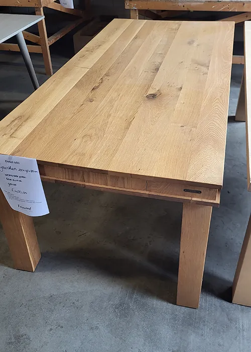 Eiken houten tafel met vakken opruiming grantham tafel met vakken outlet