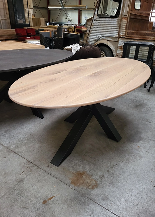 Outlet eetkamertafel ovaal gelakt noordpoolwit Ovale eiken tafel matrix poot outlet