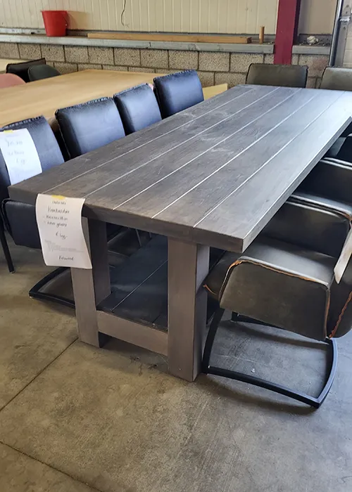 Outlet tafel Donker eiken fairwood Outlet tafel Herefordshire zwarte tafel