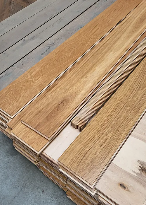 Rustige eiken houten vloer opruiming outlet Rustige eiken houten vloer 1 bis