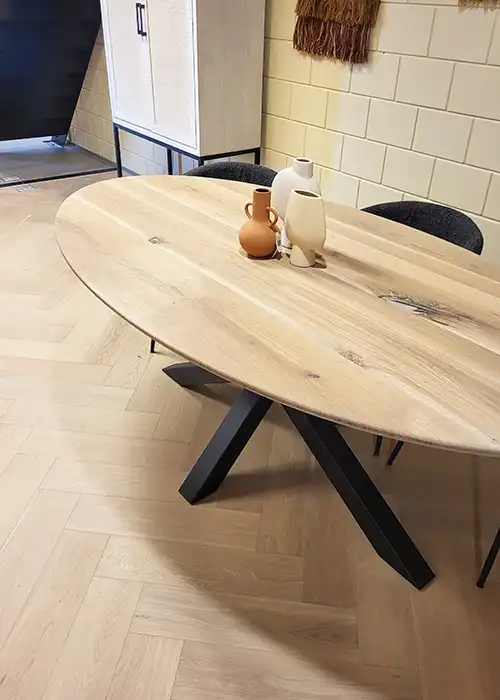 Ovale eiken tafel met matrix poot-S Ovale eiken eettafel