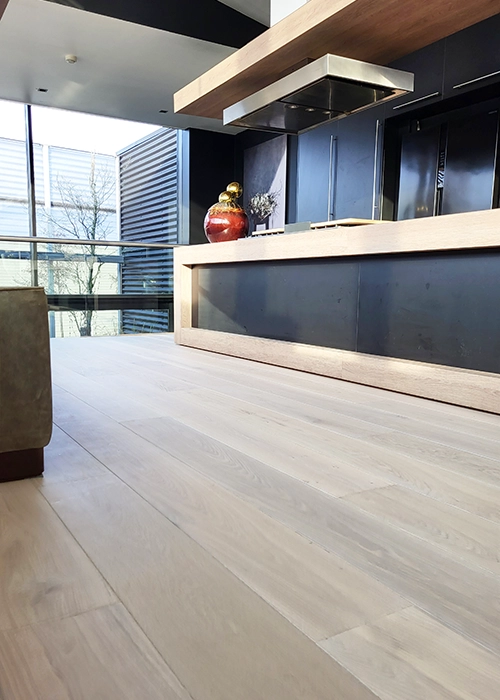 Eiken-vloer-Rustiek-1Bis eiken planken vloer